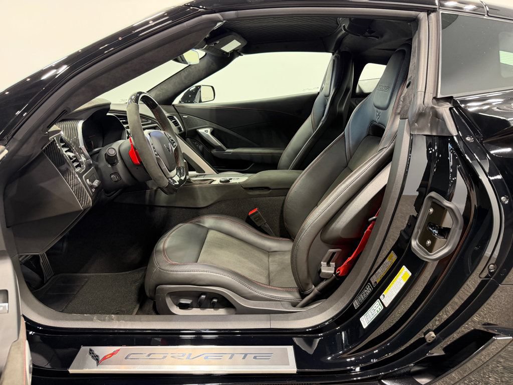 Used 2019 Chevrolet Corvette Z06 RWD image 13