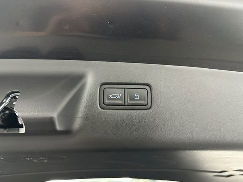 Used 2025 Hyundai Santa Fe Limited AWD/4WD image 21