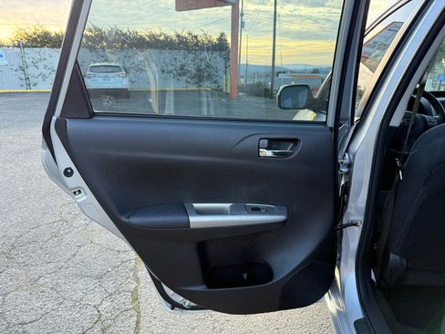 Used 2010 Subaru Impreza 2.5i image 14