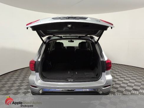 Used 2019 Nissan Pathfinder SL image 11