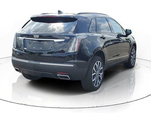 Certified 2024 Cadillac XT5 Sportv w/ Technology Package AWD/4WD image 3