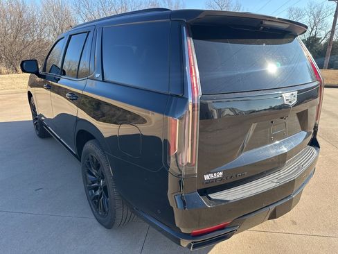 Certified 2023 Cadillac Escalade Sport Platinum image 3