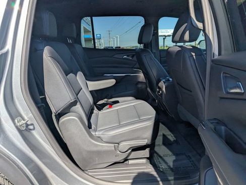 Used 2026 Chevrolet Traverse LT AWD/4WD image 5