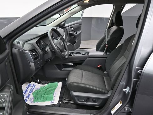 Used 2025 Nissan Rogue SV AWD/4WD image 29
