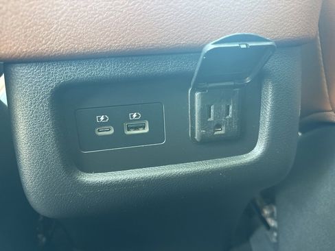 Used 2023 Nissan Pathfinder Platinum w/ Cargo Package image 31