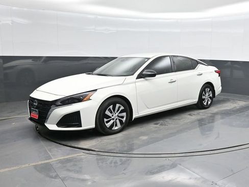 Used 2025 Nissan Altima 2.5 S image 8