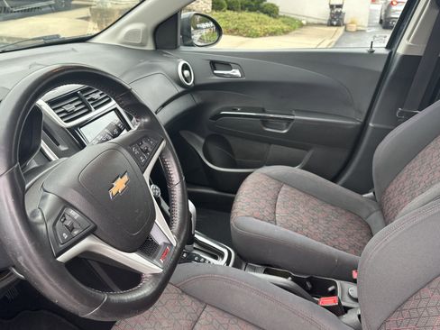 Used 2017 Chevrolet Sonic LT w/ Convenience Package image 10
