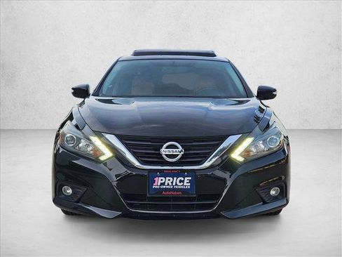 Used 2018 Nissan Altima 2.5 SL w/ 2.5 SL Technology Package FWD image 2