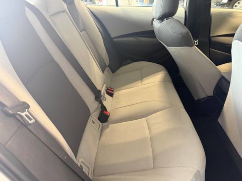 Used 2022 Toyota Corolla LE image 19