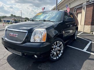 Used 2009 GMC Yukon Denali image 1
