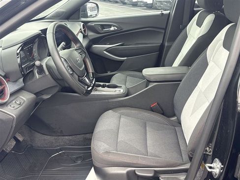 Certified 2024 Chevrolet Trax RS w/ Driver Confidence Package FWD image 17