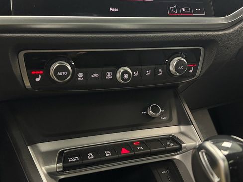 Used 2025 Audi Q3 2.0T Premium image 24
