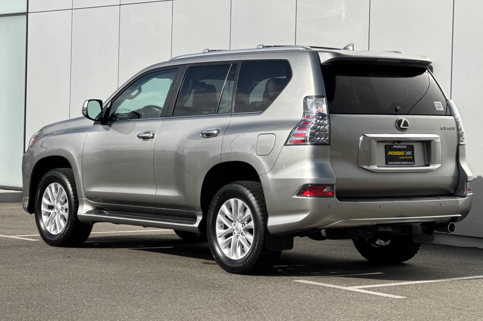 Used 2023 Lexus GX 460 Premium w/ Premium Plus Package AWD/4WD image 3