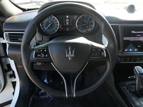 Used 2024 Maserati Levante GT Ultima AWD/4WD image 20