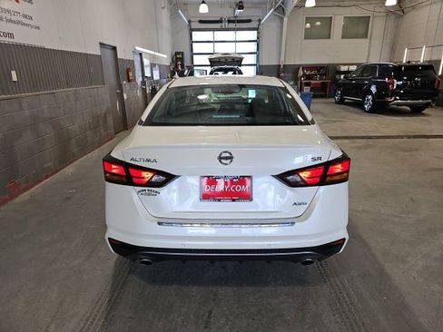 Used 2020 Nissan Altima 2.5 SR w/ Premium Package image 4