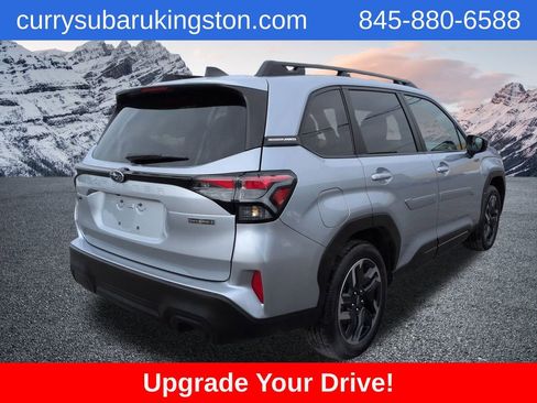 Used 2025 Subaru Forester Premium image 3
