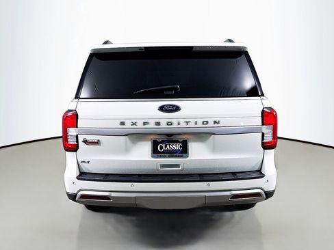 Used 2022 Ford Expedition XLT image 6