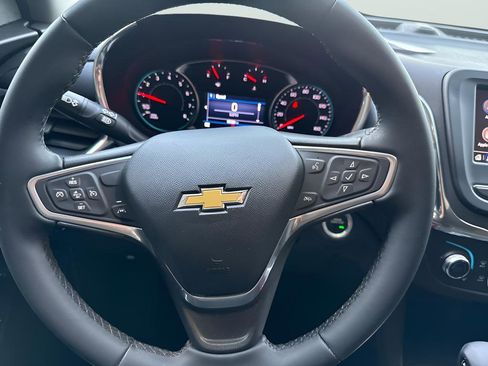 Used 2023 Chevrolet Equinox LT AWD/4WD image 22