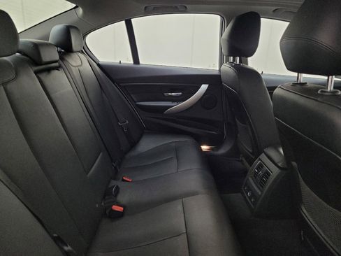 Used 2017 BMW 320i Sedan RWD image 19
