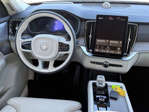 New 2026 Volvo XC90 B6 Ultra w/ Lounge Package image 9