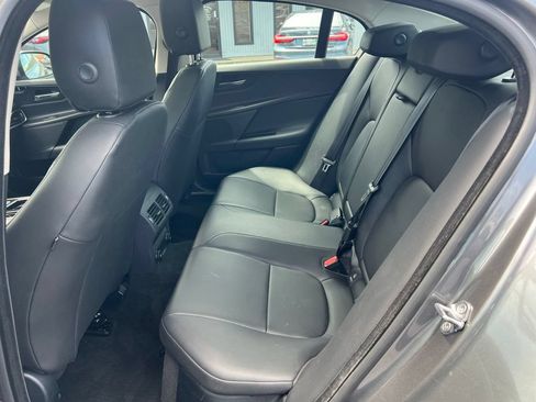 Used 2018 Jaguar XE Premium AWD/4WD image 14