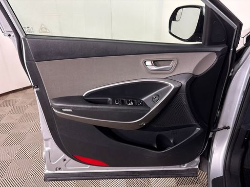 Used 2017 Hyundai Santa Fe SE w/ Cargo Package FWD image 16