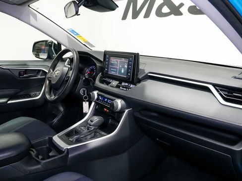 Used 2019 Toyota RAV4 LE FWD image 25