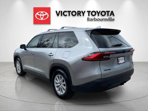 Used 2024 Toyota Grand Highlander XLE image 3