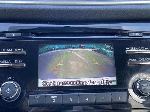 Used 2014 Nissan Rogue SV image 7