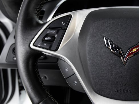 Used 2015 Chevrolet Corvette Z06 w/ 3LZ Preferred Equipment Group image 21