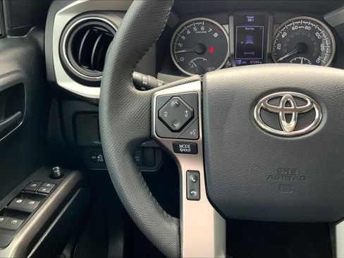 Used 2019 Toyota Tacoma SR5 RWD image 23