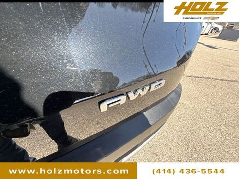 Certified 2023 GMC Acadia SLT image 32