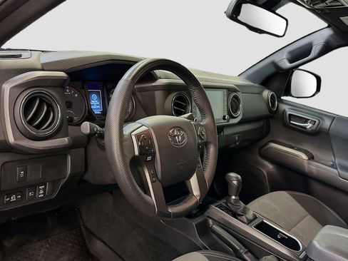 Used 2023 Toyota Tacoma TRD Off-Road image 18