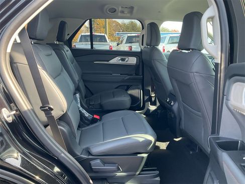 New 2026 Ford Explorer Active w/ Active Comfort Package image 12