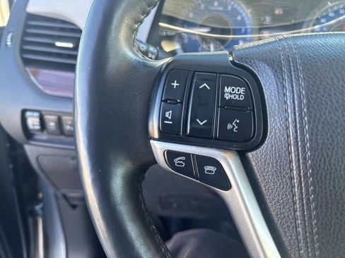 Used 2017 Toyota Sienna Limited Premium image 17