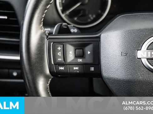 Used 2025 Nissan Rogue SV FWD image 24