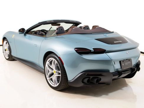 Certified 2025 Ferrari Roma Spider RWD image 2