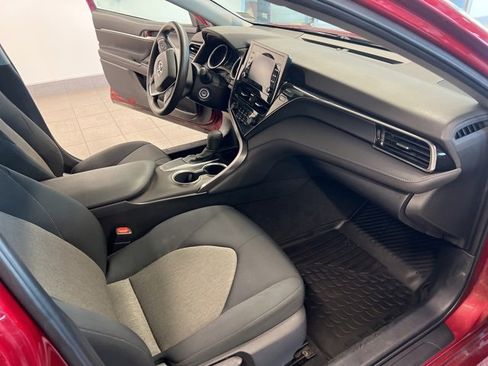 Used 2021 Toyota Camry LE image 19