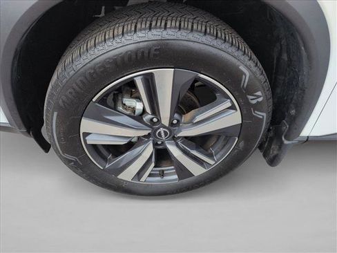 Used 2024 Nissan Rogue SL FWD image 23