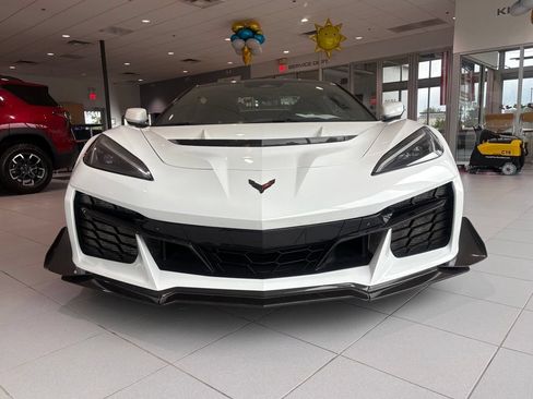 Used 2025 Chevrolet Corvette ZR1 w/ ZR1 Carbon Fiber Aero Package RWD image 13