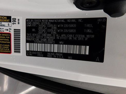 Used 2025 Toyota Sienna XSE image 53