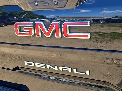Used 2022 GMC Sierra 1500 Denali w/ Denali Premium Package AWD/4WD image 32