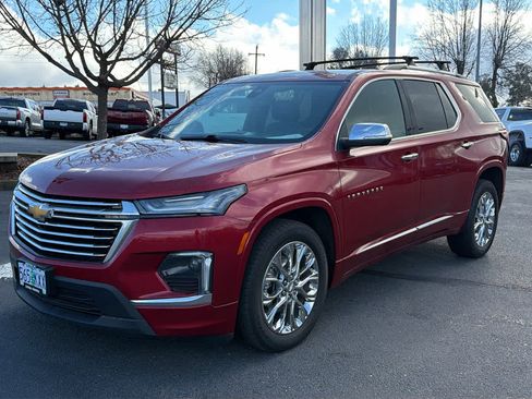 Used 2023 Chevrolet Traverse Premier image 1