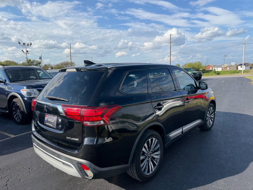 Used 2019 Mitsubishi Outlander LE FWD image 3