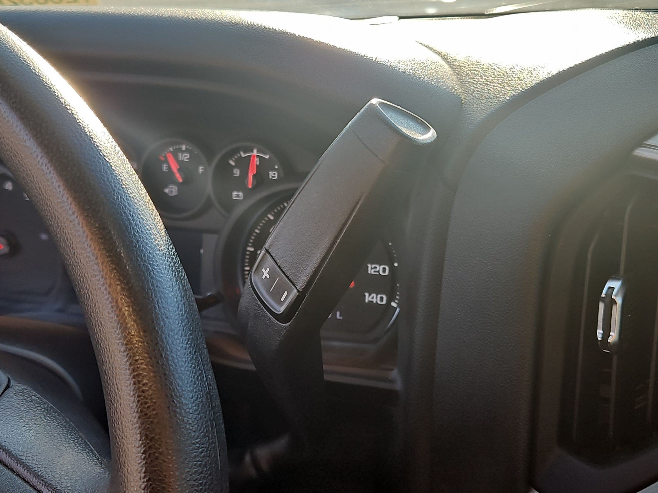 Used 2025 Chevrolet Silverado 1500 Custom RWD image 23