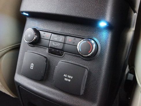 Used 2017 Ford Explorer Limited image 27