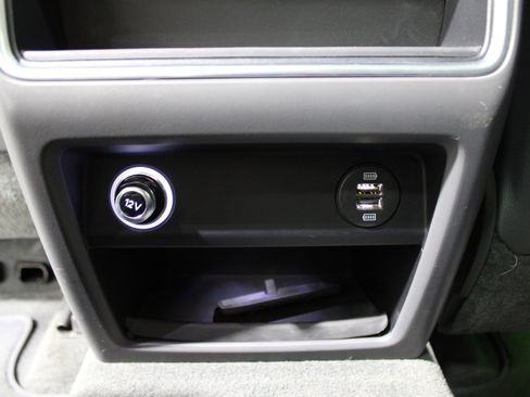 Used 2019 Porsche Cayenne image 32