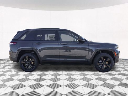 New 2025 Jeep Grand Cherokee Limited w/ Luxury Tech Group II image 15