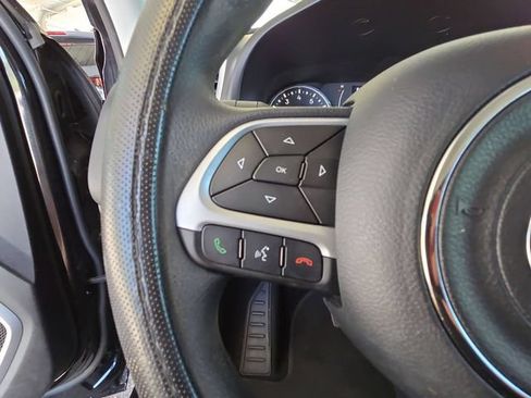 Used 2021 Jeep Renegade Sport FWD image 14