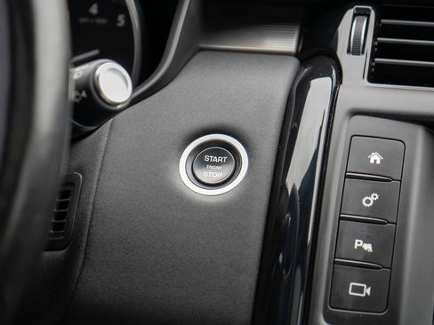 Used 2017 Land Rover Discovery SE AWD/4WD image 36